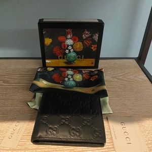 Authentic Gucci Logo print wallet